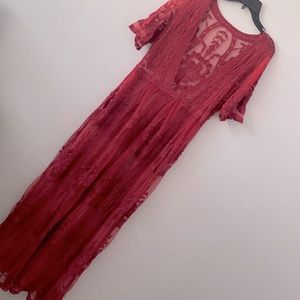 🍷 Red lace overlay dress Size Small/Medium